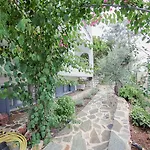 Irida Aparthotel
