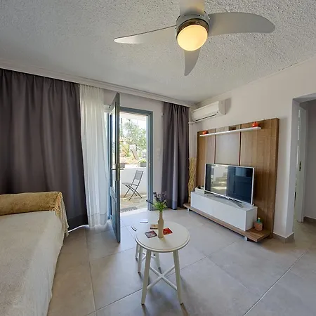 Irida Aparthotel