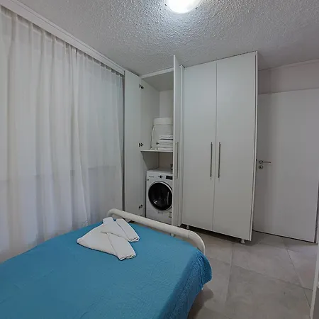 Aparthotel Irida *
