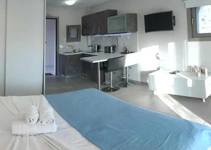 Irida Aparthotel Stoúpa